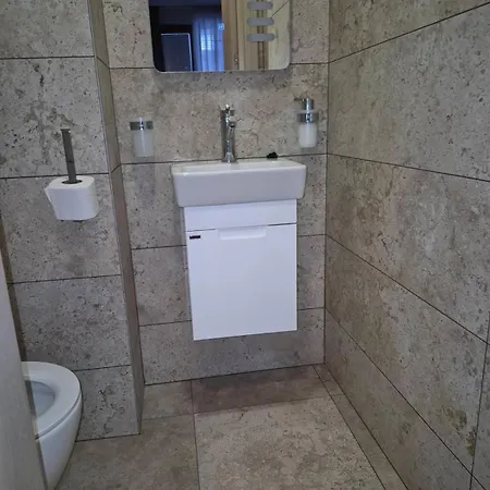 Monteverde Lift 반스코